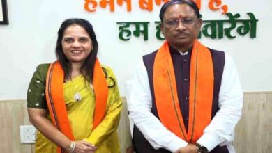 BJP mayor candidate Meenal Chaubey met Chhattisgarh Chief Minister Vishnu Dev Sai on Tuesday and took his blessings