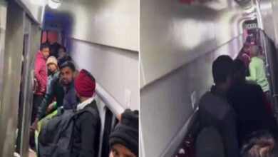 Indore Crowd in AC coaches