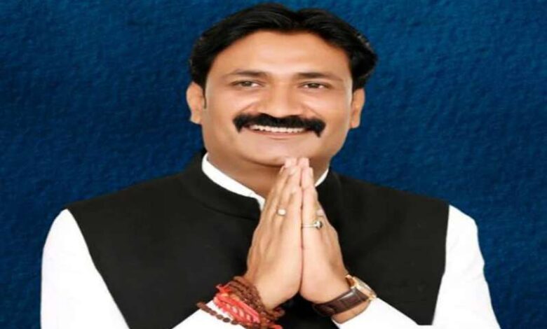 Jeetu Yadav After his brother s arrest Jeetu Yadav reached the police station 1