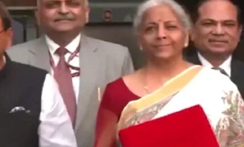 Finance Minister Nirmala Sitharaman reached Parliament will present the budget for the financial year 2025 26 in the Lok Sabha today 428x400 2