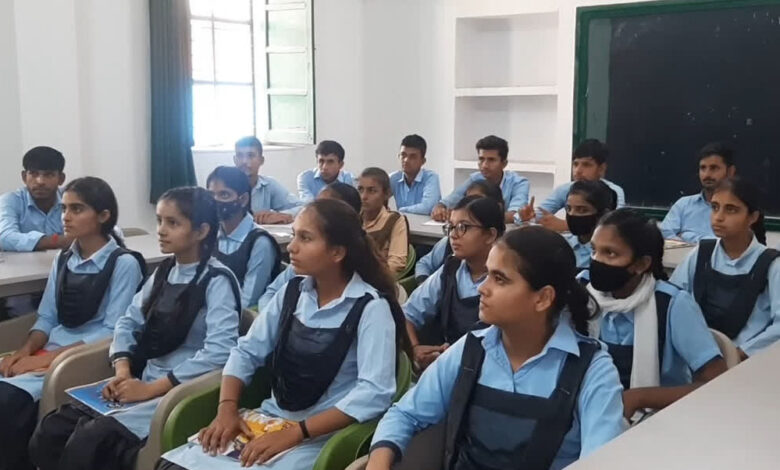 school student6A 106 1