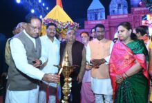 5c385795 ce7b 4017 bc7b f3c37565cc69